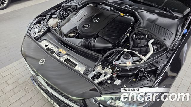 Mercedes-Benz C-Class 2023 — photo 6