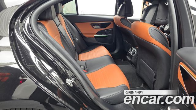 Mercedes-Benz C-Class 2023 — photo 18