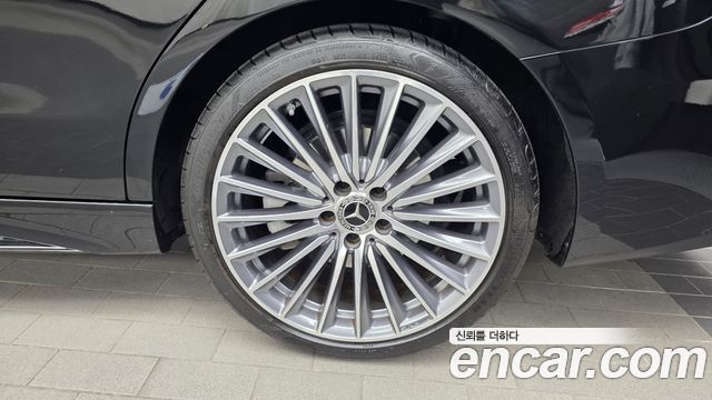 Mercedes-Benz C-Class 2023 — photo 7