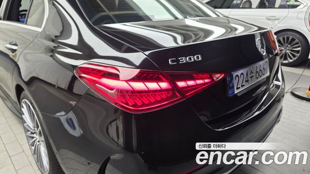 Mercedes-Benz C-Class 2023 — photo 9