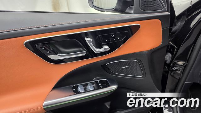 Mercedes-Benz C-Class 2023 — photo 29