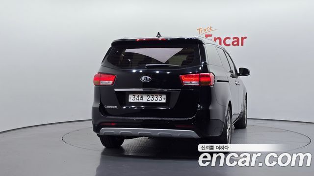Kia Canival 2018 — photo 4