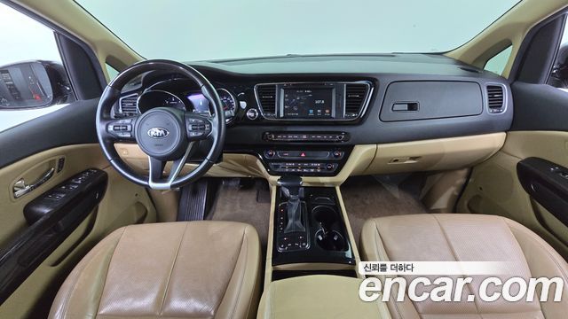 Kia Canival 2018 — photo 10