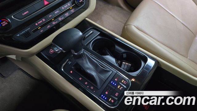 Kia Canival 2018 — photo 12