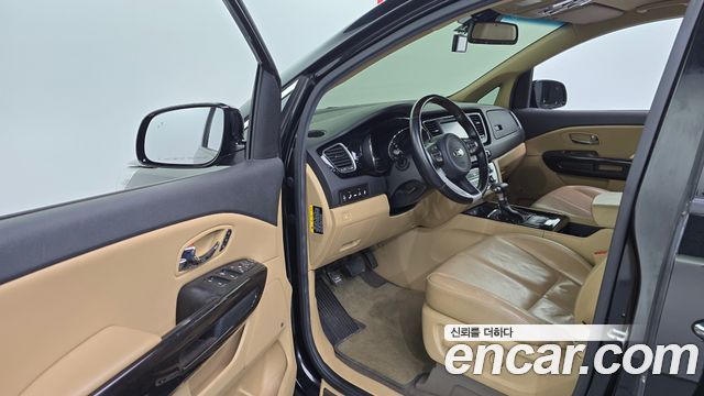 Kia Canival 2018 — photo 13