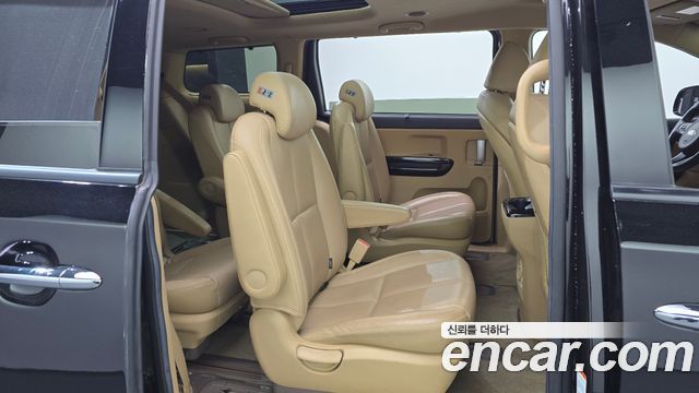 Kia Canival 2018 — photo 17