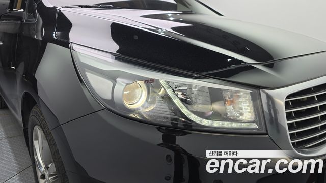 Kia Canival 2018 — photo 8