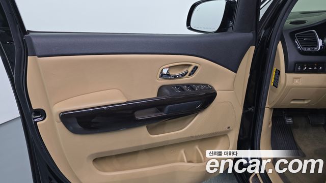Kia Canival 2018 — photo 14