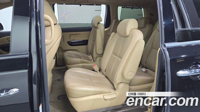 Kia Canival 2018 — photo 28