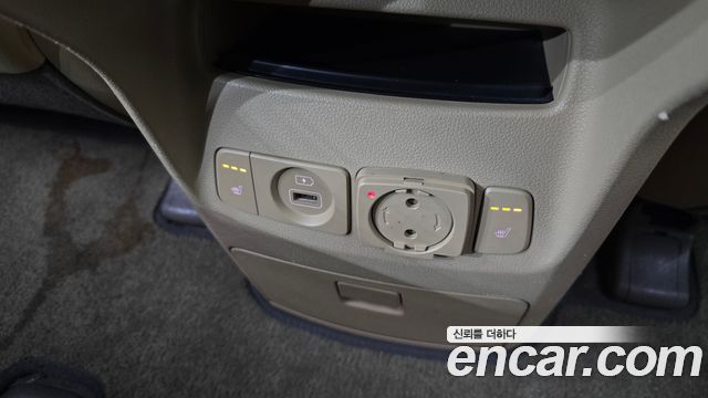 Kia Canival 2018 — photo 32