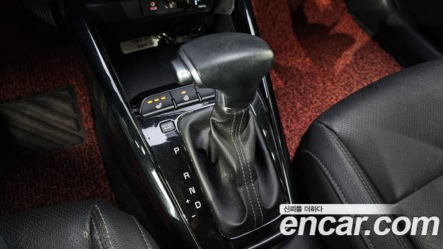 Kia Stonic 2018 — photo 9