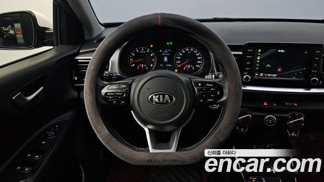 Kia Stonic 2018 — photo 14