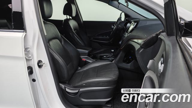 Hyundai Santafe 2017 — photo 11
