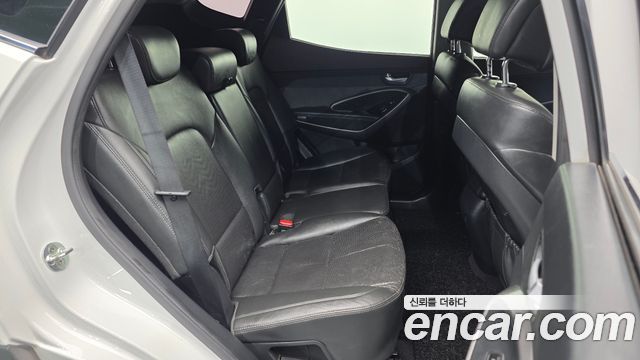 Hyundai Santafe 2017 — photo 12