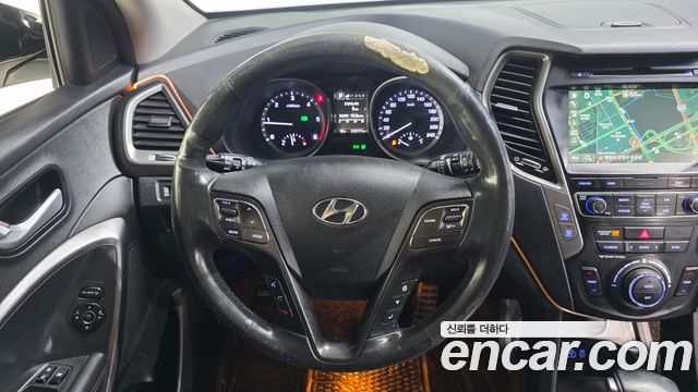 Hyundai Santafe 2017 — photo 13