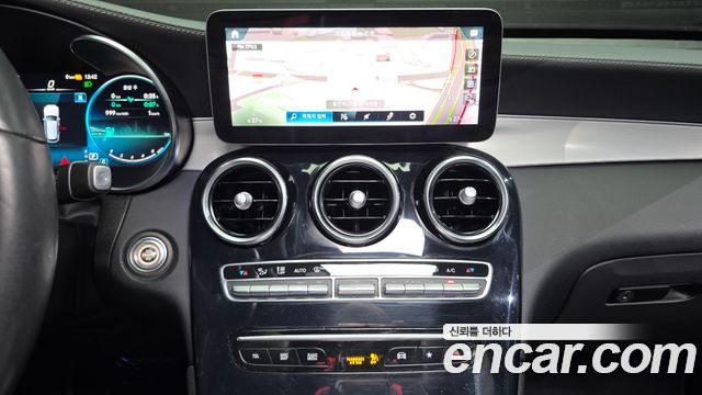 Mercedes-Benz GLC-Class 2021 — photo 14