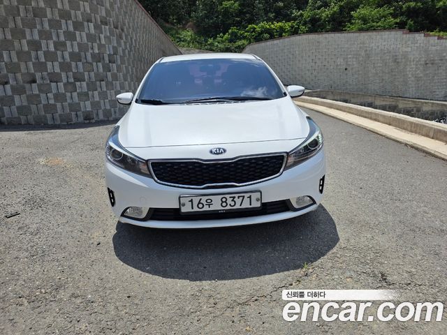 Kia K3 2017 — photo 2