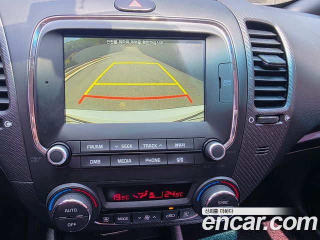 Kia K3 2017 — photo 11