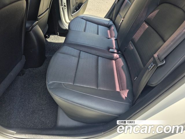 Kia K3 2017 — photo 15