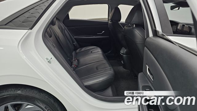 Hyundai AVANTE 2024 — photo 12