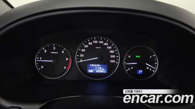 Hyundai Starex 2019 — photo 11