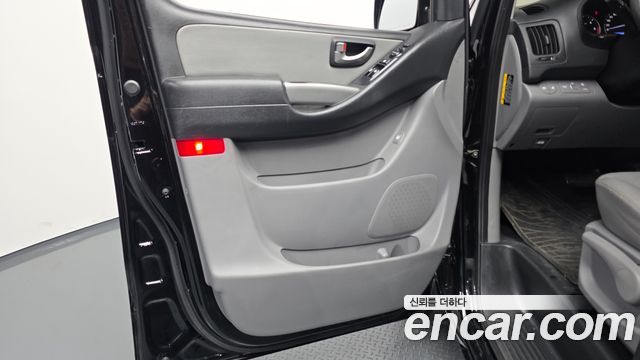 Hyundai Starex 2019 — photo 14
