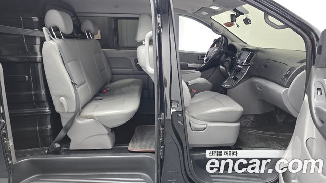 Hyundai Starex 2019 — photo 16