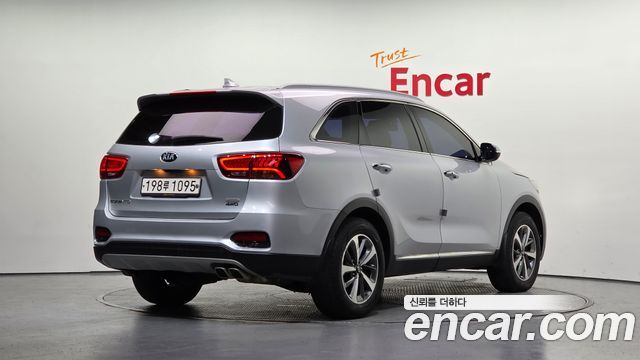 Kia Sorento 2018 — photo 2