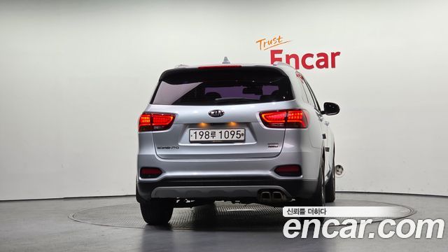 Kia Sorento 2018 — photo 4