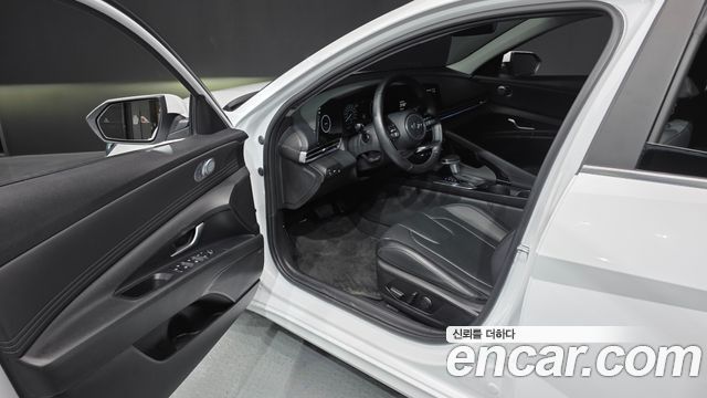 Hyundai AVANTE 2023 — photo 13