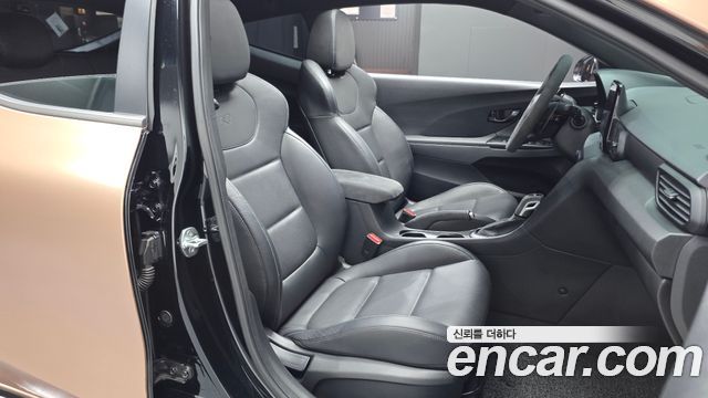 Hyundai Veloster 2021 — photo 16