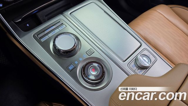 Genesis GV80 2023 — photo 12