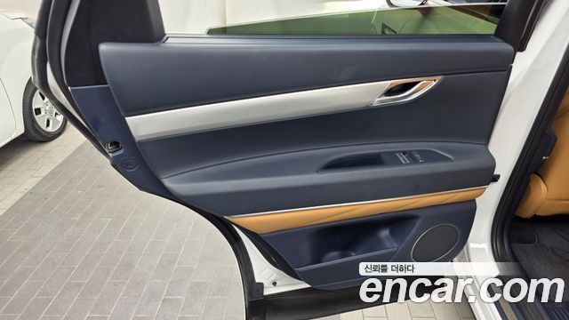 Genesis GV80 2023 — photo 15