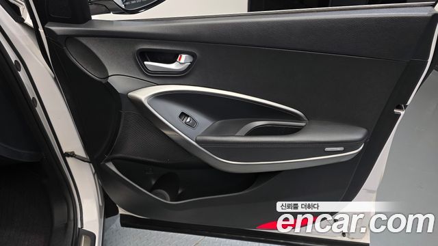 Hyundai Santafe 2016 — photo 15