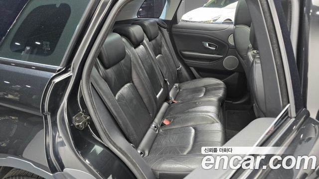 Land Rover Range Rover Evoque 2018 — photo 18