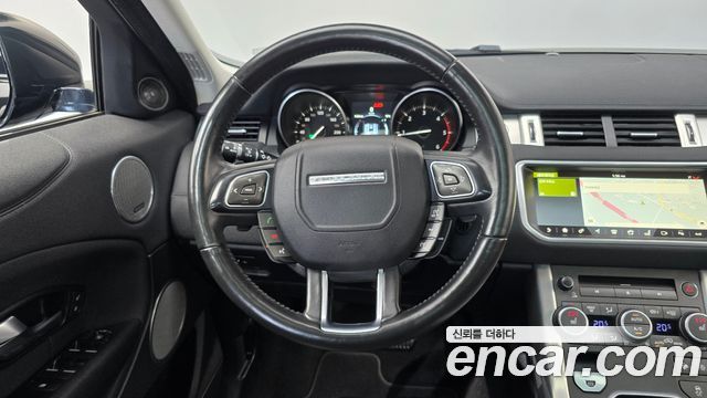 Land Rover Range Rover Evoque 2018 — photo 19