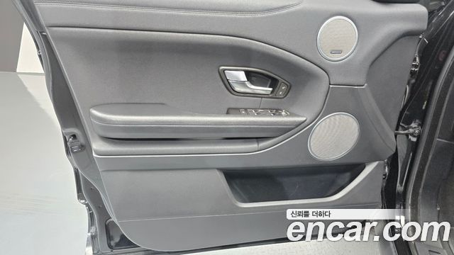 Land Rover Range Rover Evoque 2018 — photo 14