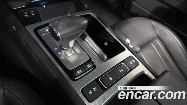 Genesis G80 2018 — photo 12