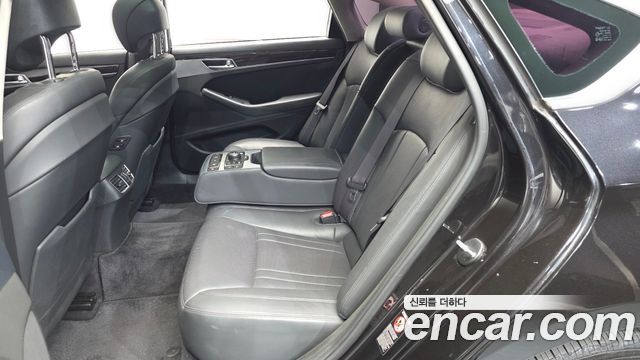 Genesis G80 2018 — photo 17
