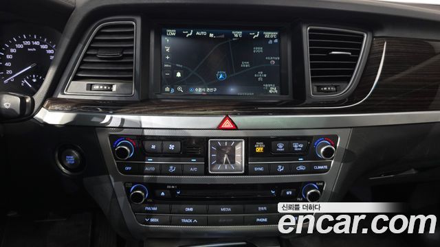Genesis G80 2018 — photo 19