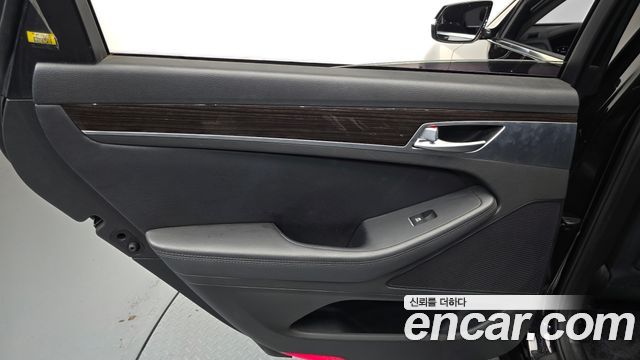 Genesis G80 2018 — photo 15