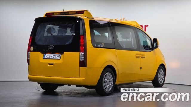 Hyundai Staria 2024 — photo 2