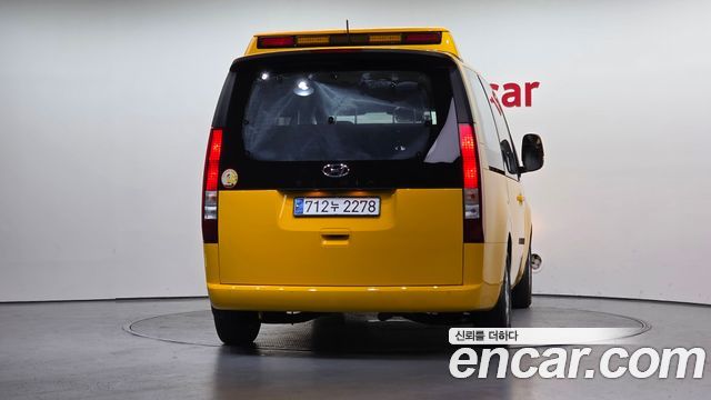 Hyundai Staria 2024 — photo 4