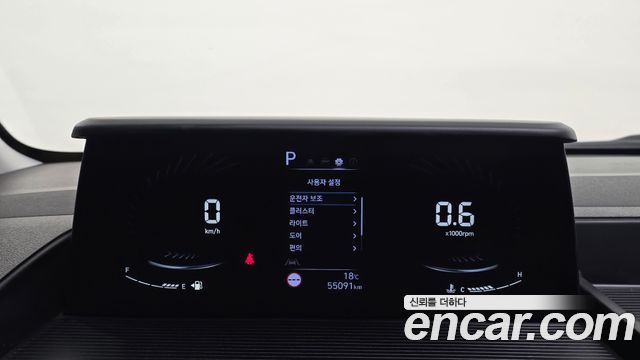 Hyundai Staria 2024 — photo 8