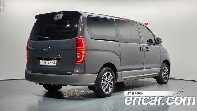 Hyundai Starex 2019 — photo 2