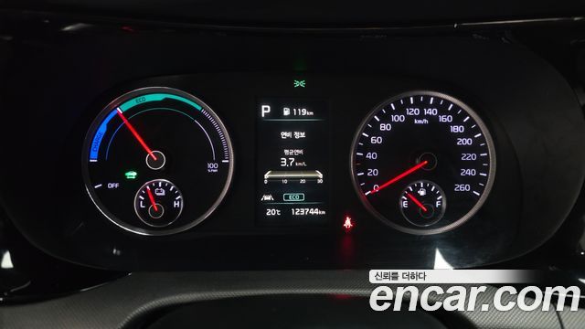 Kia K5 2023 — photo 11