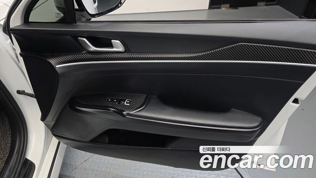 Kia K5 2023 — photo 15