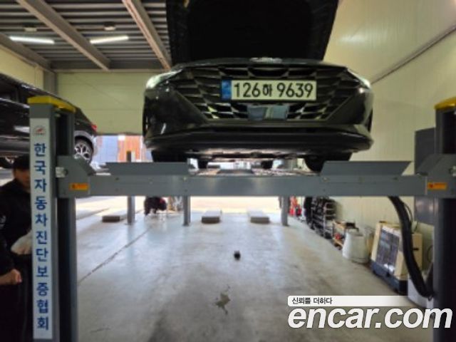Hyundai AVANTE 2023 — photo 1