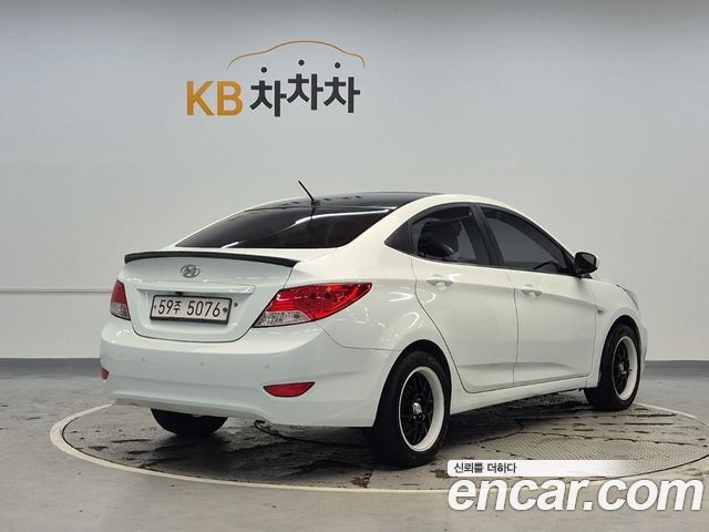 Hyundai Accent 2011 — photo 4