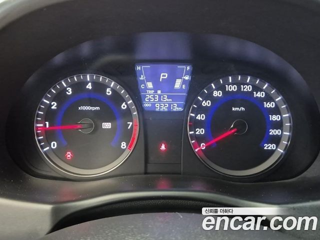 Hyundai Accent 2011 — photo 8